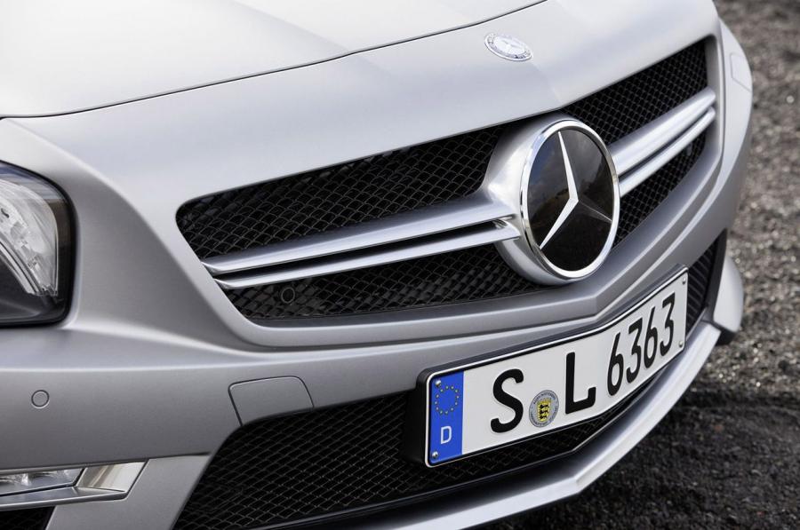  Mercedes-Benz SL63 AMG 2013 года  (фото 39 из 84)